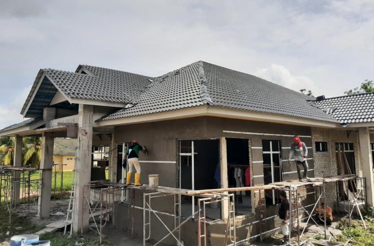 PROGRESS PEMBINAAN RUMAH 021